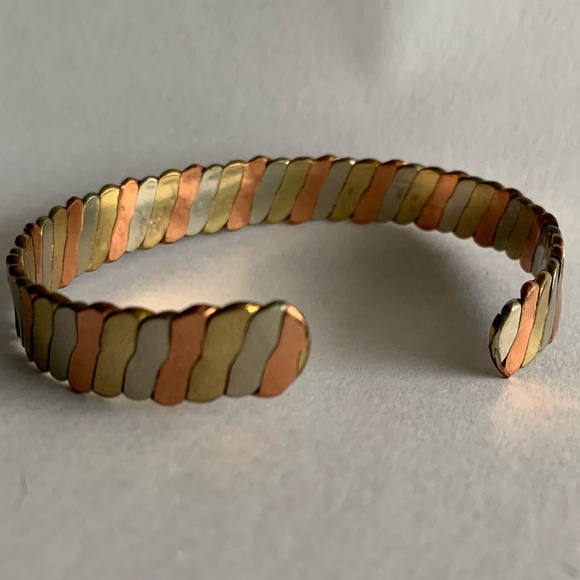New vintage TRI-GOLD metal cuff bracelet - Picture 10 of 10